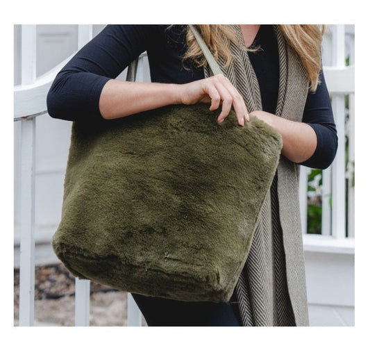 Park Lane Large Faux Fur in Olive